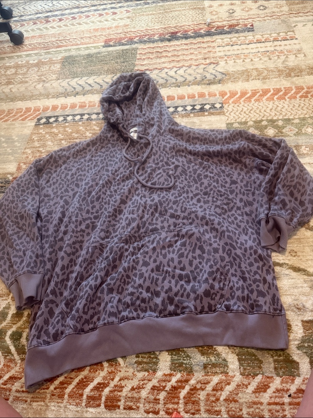 American Eagle Purple and Black Leopard Print Pull over Sweatshirt Size Small